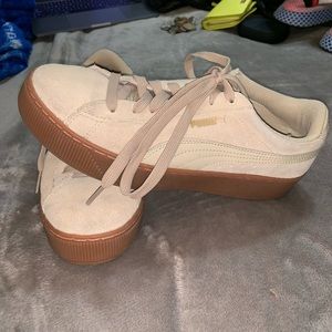 Beige Puma Sneakers